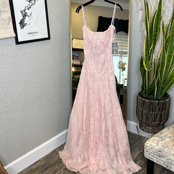 House of Cb 'Seren' Soft Pink Floral Lace Back Maxi Dress NWOT - Picture 5 of 11